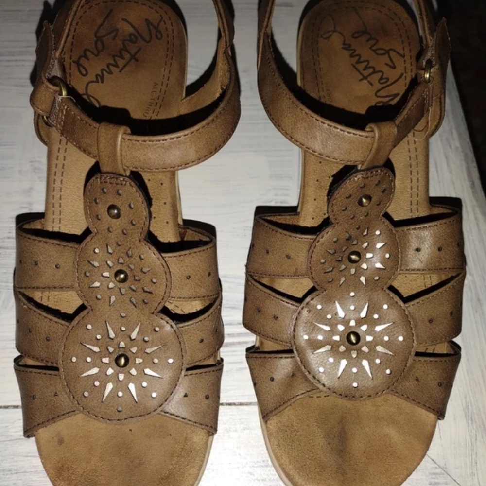 Naturalizer Brown Strappy Sandals